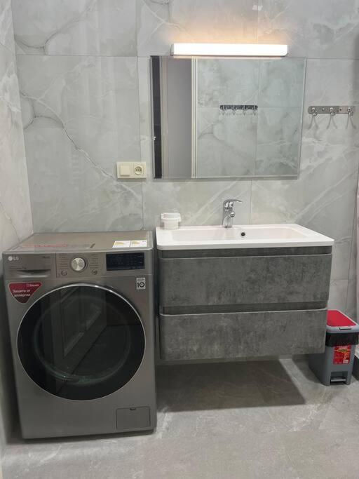Spacious 2 Bedrooms In The Center Of Jerevan Buitenkant foto