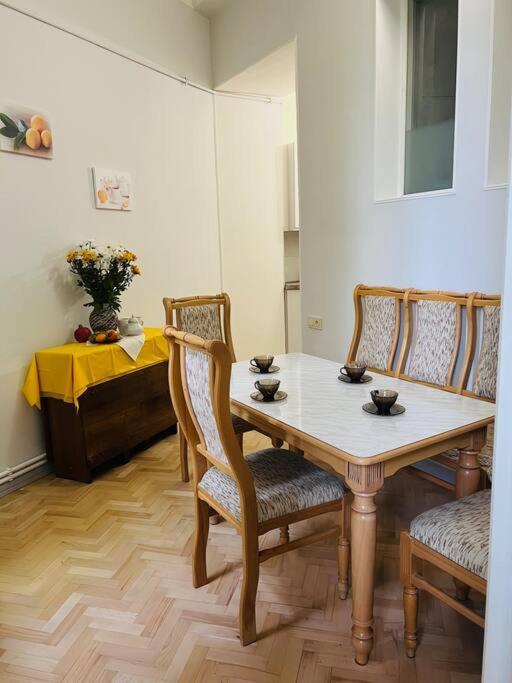 Spacious 2 Bedrooms In The Center Of Jerevan Buitenkant foto