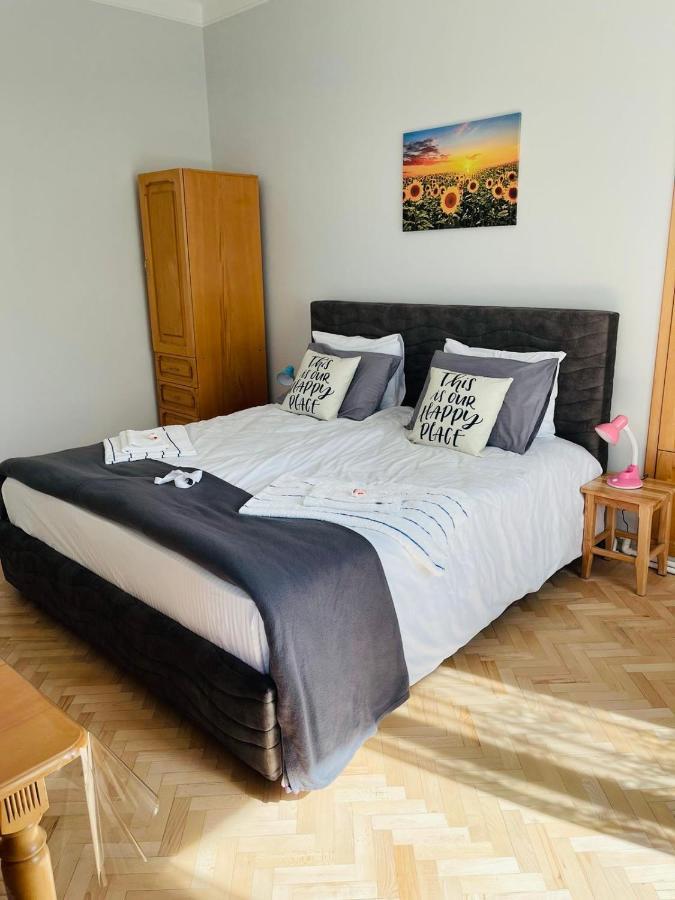 Spacious 2 Bedrooms In The Center Of Jerevan Buitenkant foto