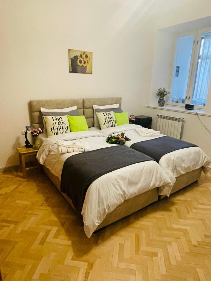 Spacious 2 Bedrooms In The Center Of Jerevan Buitenkant foto